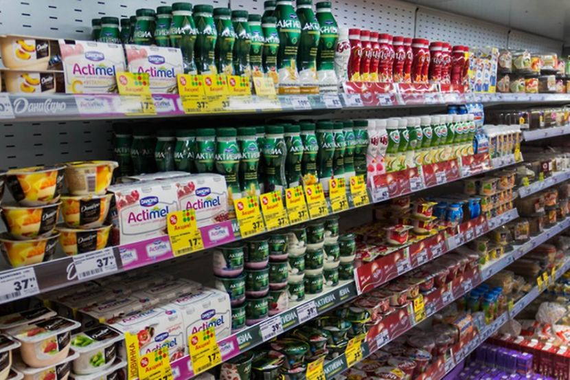 Йогурты в магазине