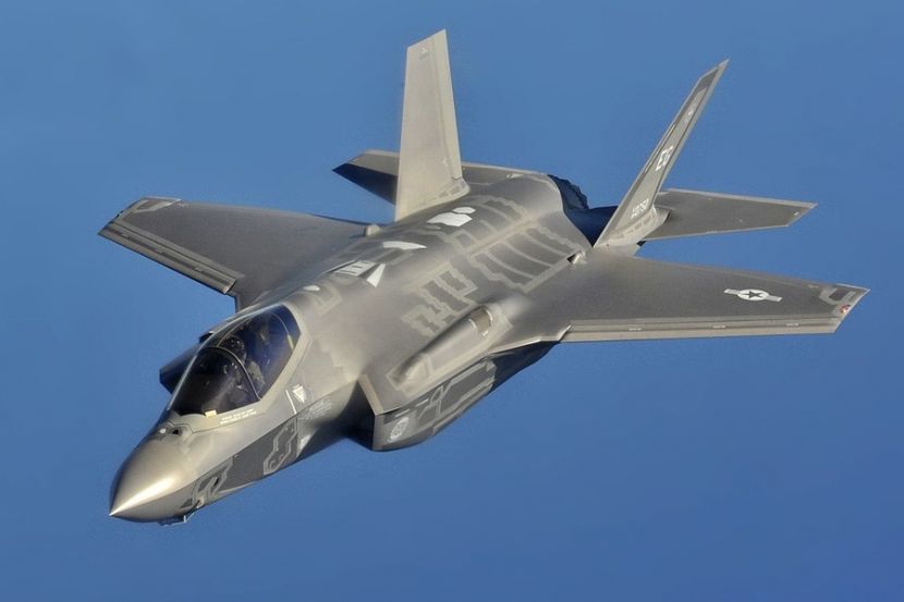 ������ F-35