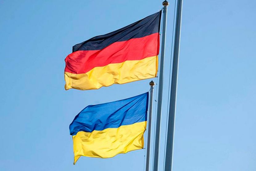 Флаги Германии и Украины