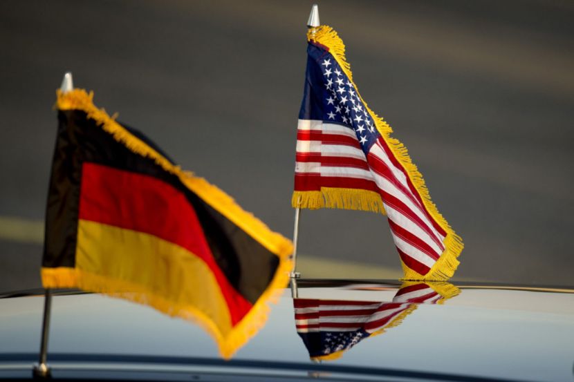 Флаги Германии и США